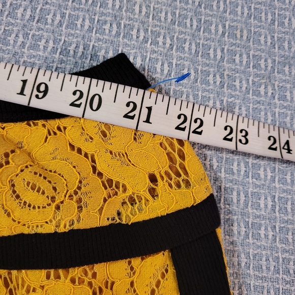 Pleione Floral Lace Sleeveless Top & Shorts - Picture 12 of 16